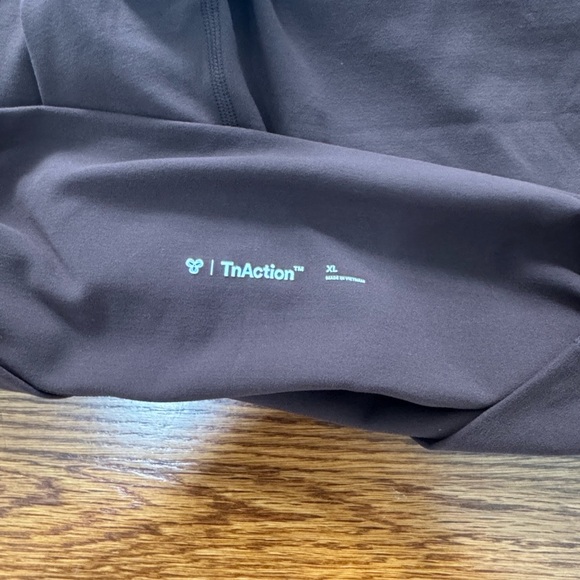 Aritzia TnaBUTTER Cheeky Hi-Rise 5" Short Brown Size XL - Picture 3 of 7